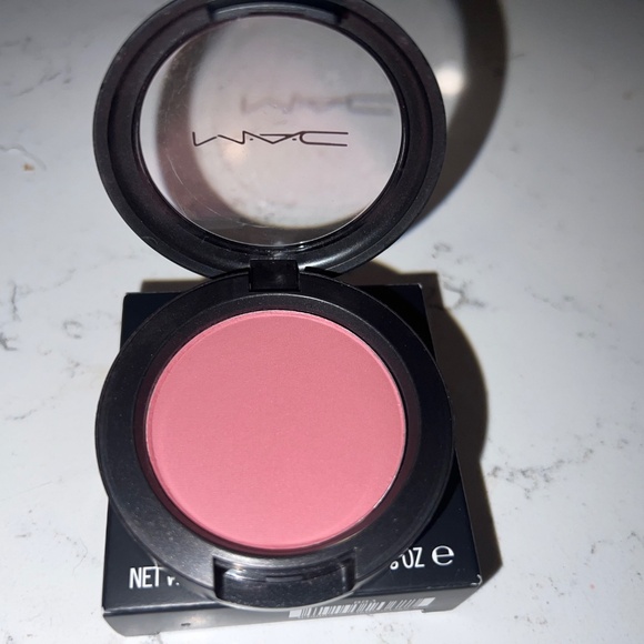 MAC blush - Picture 3 of 5